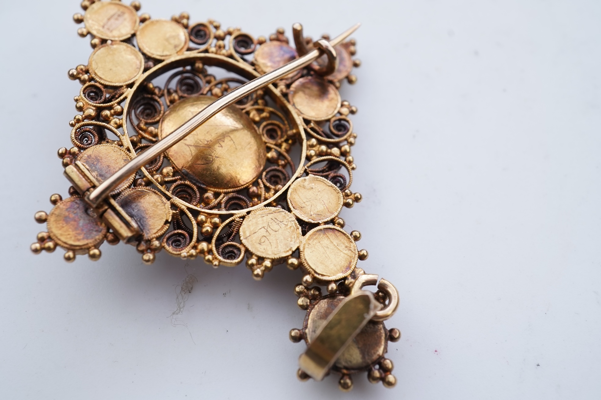 A late Georgian garnet pendant/brooch, 1830s